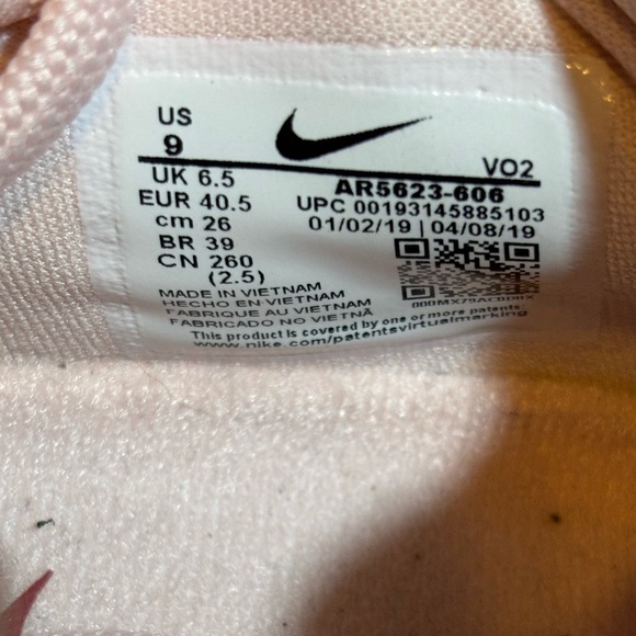 Women’s Nike Metacon Size 9 Like New! - Picture 6 of 6